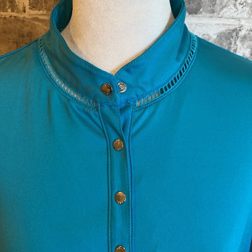 Tail sport top. Sz L. Beautiful blue w/snaps. Perfect for tennis or golf! - Picture 4 of 13